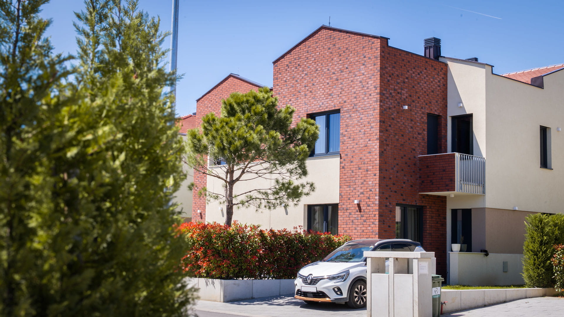 Fasada e përparme e shtëpisë Qershia e Kuqe 170 m² në Cherry Village
