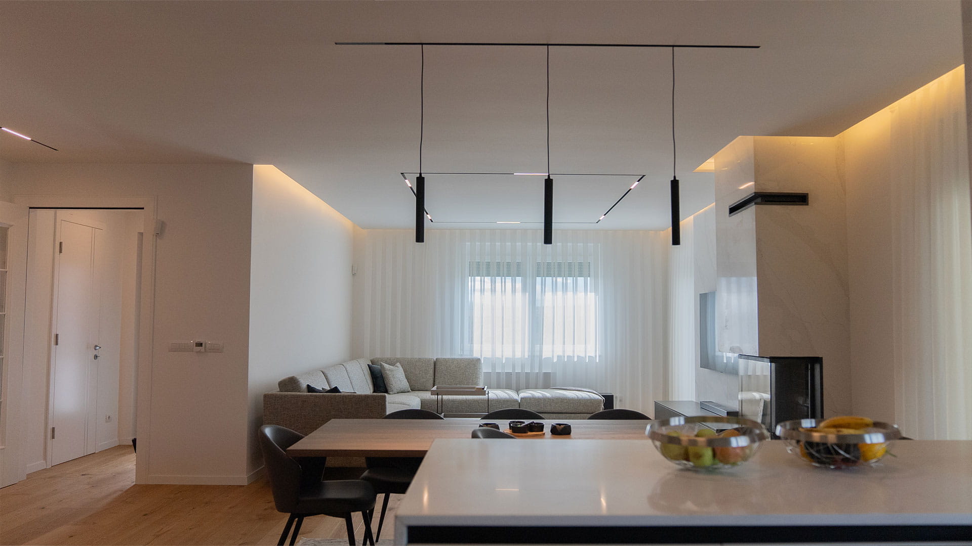 Interieri elegant dhe modern i shtëpisë Qershia e Verdhë 273.7 m²